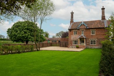 Willow Cottage at Wolterton Park (OC-W29869)