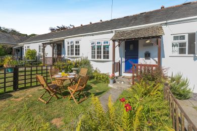 Coverack Cottage (OC-P00724) Coverack Cottage (OC-P00724)