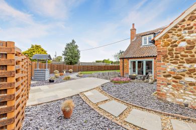 Top End Cottage (OC-1672) Top End Cottage (OC-1672)