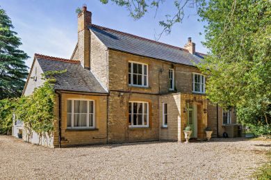 York Cottage House (OC-Y32590)
