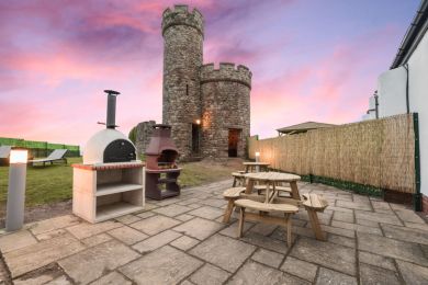 Middleton Towers (OC-M36289) Middleton Towers (OC-M36289)