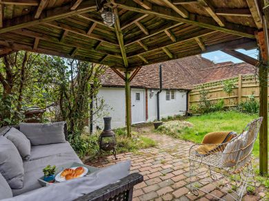Corner Cottage - Pett (OC-94200)