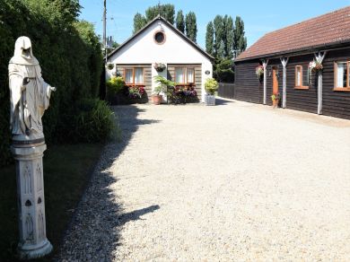 Curlew Lodge (OC-58771)