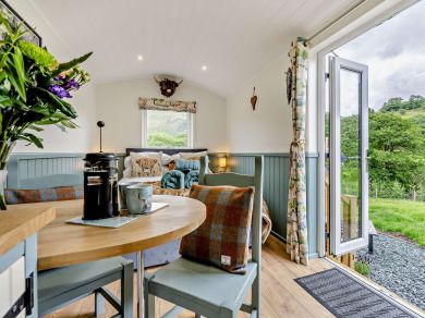 The Highland Hideaway Shepherd Hut (OC-92641) The Highland Hideaway Shepherd Hut (OC-92641)