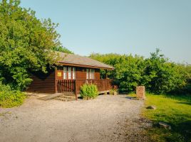 Clovelly Lakes Goldfinch Lodge Eleven