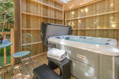 Vicky at Rosehill Lodges (OC-R44802) Vicky at Rosehill Lodges (OC-R44802)