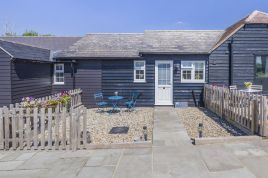 Farm Lodge 2