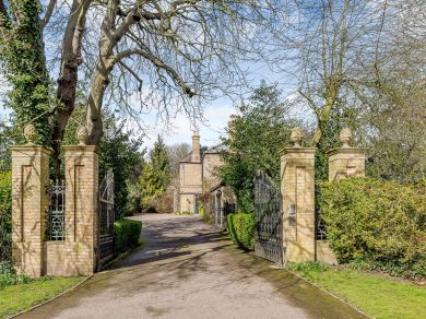 Lincolnshire Manor (OC-61942) Lincolnshire Manor (OC-61942)
