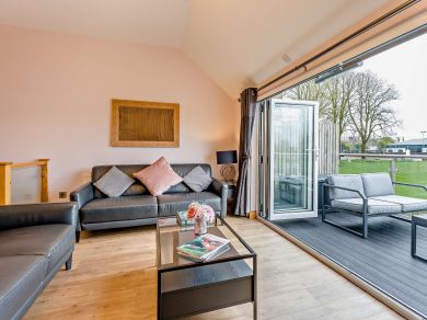 Loch Carlingwark Lodge 2 (OC-59638) Loch Carlingwark Lodge 2 (OC-59638)