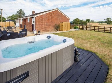 Manor Farm Lodge (OC-88963) Manor Farm Lodge (OC-88963)