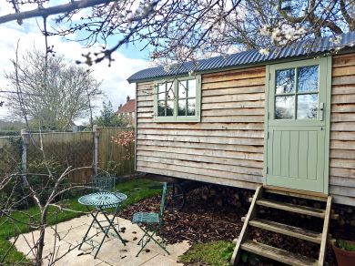 Seaside Shepherds Hut (OC-S30913)